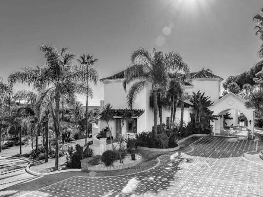 Villa in El Paraiso Alto
