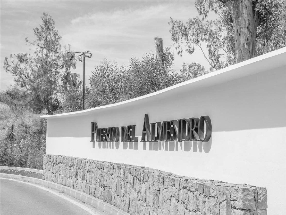 Los Almendros Property for sale in Los Almendros