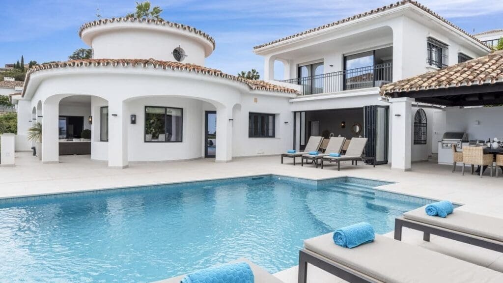 5 Bedroom Detached Villa in El Paraiso Alto