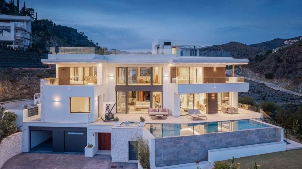6 Bedroom Detached Villa in Benahavís