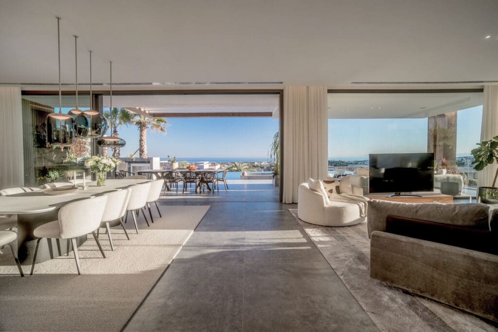 Luxury 6-Bedroom Villa with Panoramic Sea Views, Spa & Private Cinema in La Quinta