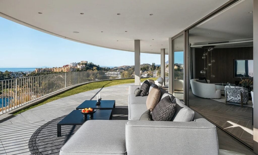 3 Bedroom Garden Apartment in The View Marbella