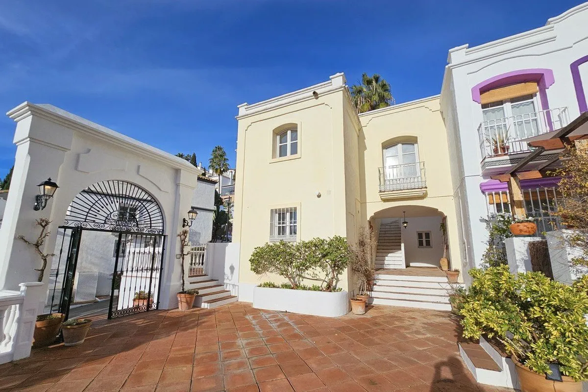Properties for sale in La Heredia, Benahavis, on the Costa del Sol, Spain