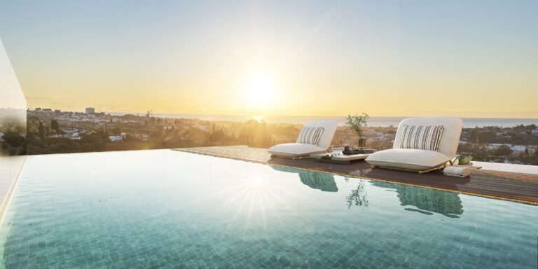 Solenne Benahavis: Boutique Sea-View Apartments