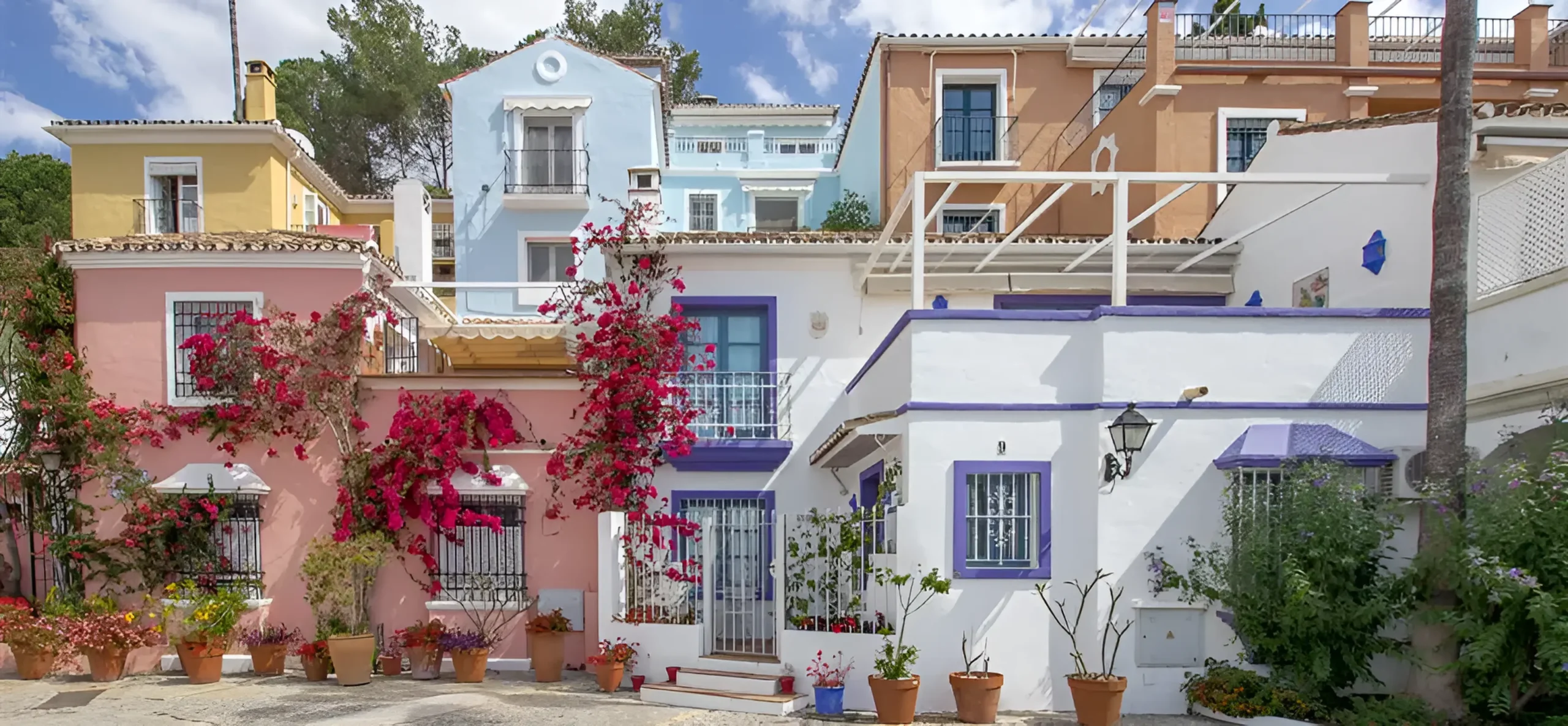 Colourful Andalusian-style homes in La Heredia, Benahavís