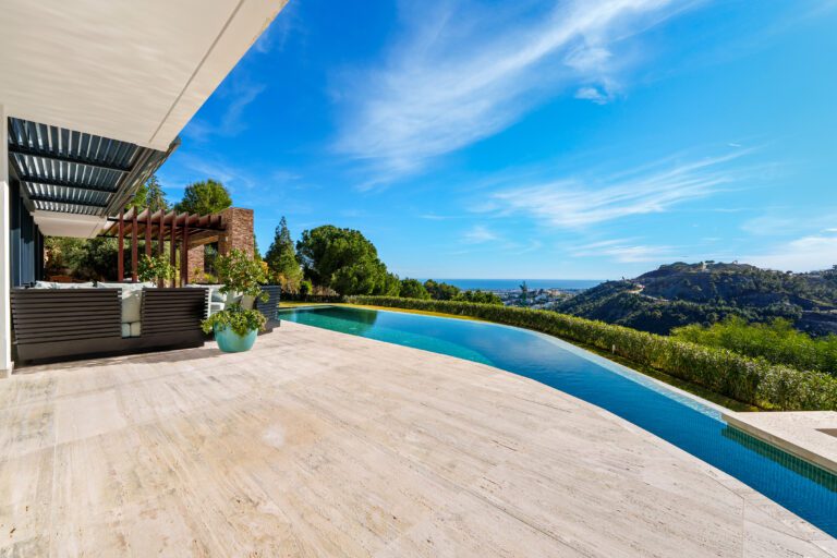 Contemporary Villa with Panoramic Views in El Madronal