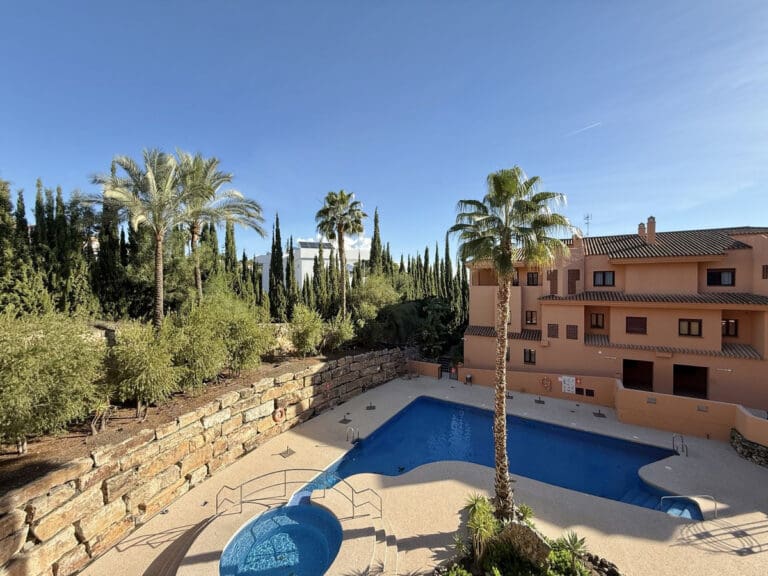 Renovated Apartment For Sale in El Paraiso Alto Benahavis