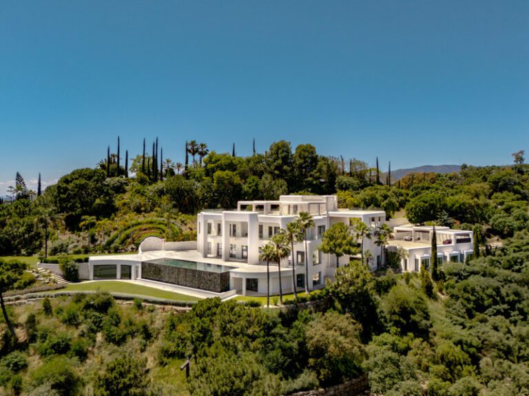 Ultra Luxury 11 Bedroom Villa For Sale in La Zagaleta Benahavis