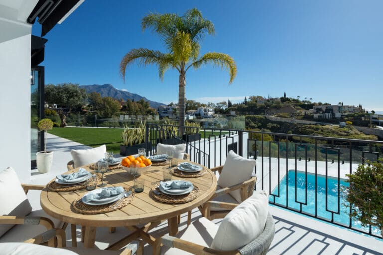 Luxury 5 Bed Villa For Sale in Monte Halcones Benahavis