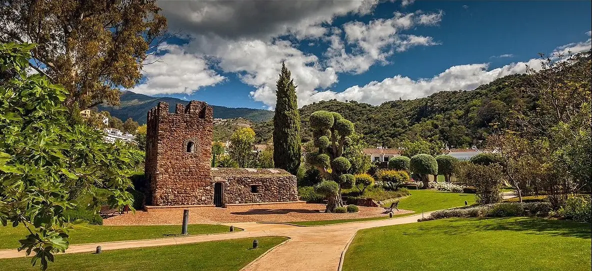 Torre Leonera gardens and historic tower in Benahavis