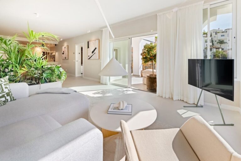 3 Bed Duplex Apartment in La Quinta Benahavis