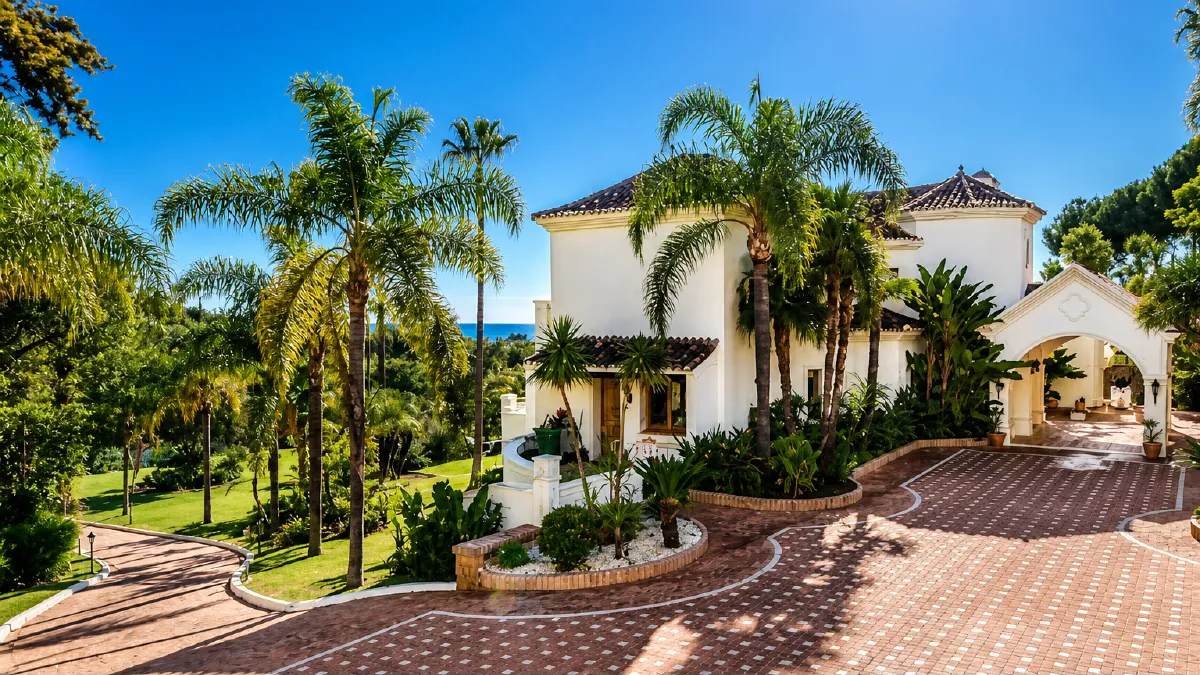 Andalusian style house in El Paraíso Alto, Benahavís