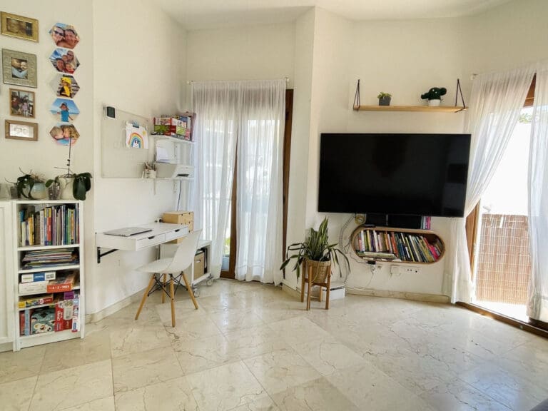 Stylish 2 Bedroom Apartment For Sale in Benahavis Village