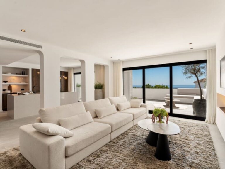 Renovated 3 Bedroom Duplex For Sale in Alborada Benahavis