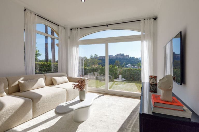 Renovated 3 Bedroom Apartment For Sale in La Quinta Benahavis