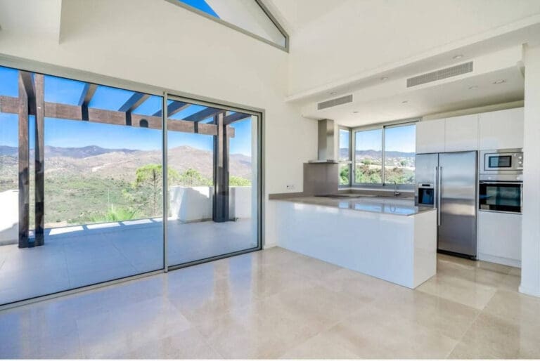 Luxury 4 Bedroom Penthouse For Sale in Marbella Club Golf Resort Benahavis
