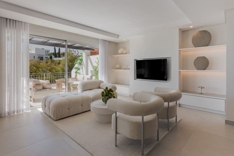 Luxury 3 Bedroom Duplex Penthouse For Sale in La Quinta Benahavis