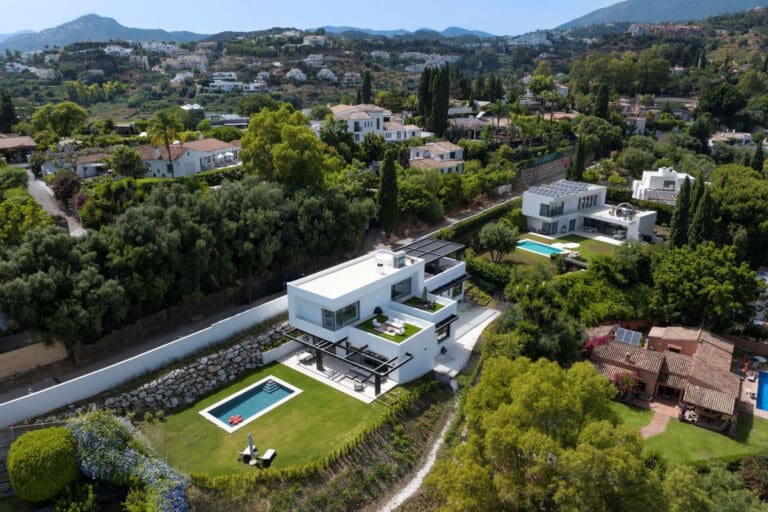 Modern 6 Bedroom Villa For Sale in Fuente del Espanto Benahavis