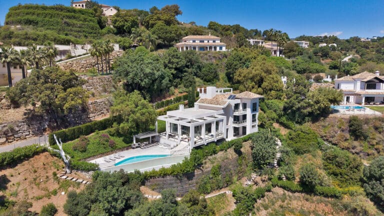 Renovated 5 Bedroom Villa For Sale in Monte Mayor Benahavis