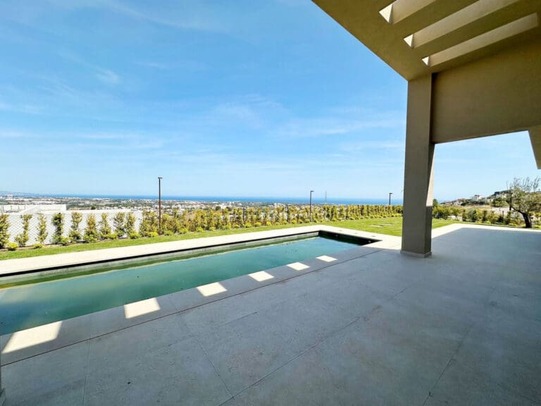 Luxury 3 Bedroom Villa For Sale in La Alqueria Benahavis