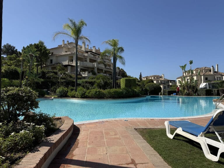 Elegant 3 Bedroom Penthouse For Sale in Capanes del Golf Benahavis