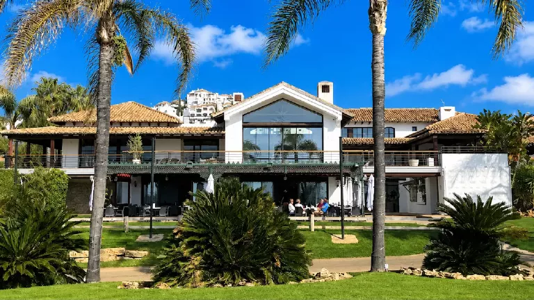 Los Arqueros golf community in Benahavís