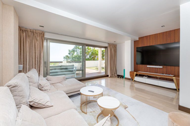 Luxury 2 Bedroom Apartment For Sale in La Reserva del Alcuzcuz Benahavis