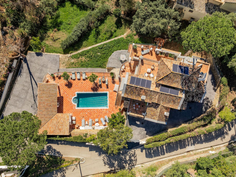 Renovated 4 Bedroom Villa For Sale in El Madronal Benahavis