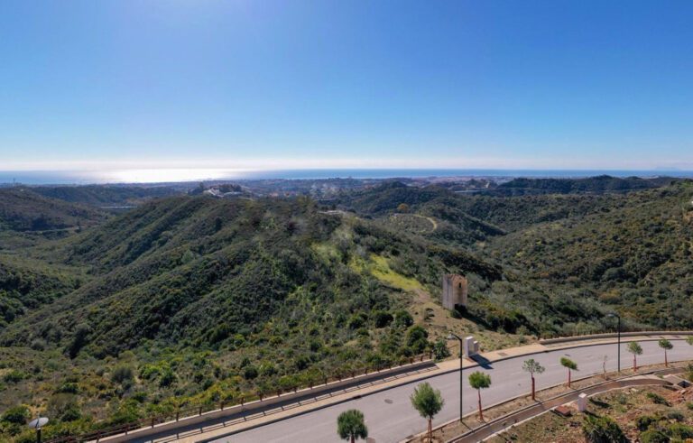 Prime Plot For Sale in Real de La Quinta Benahavis