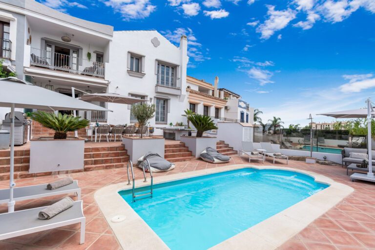 Luxury 5 Bedroom Townhouse For Sale in La Heredia Benahavis