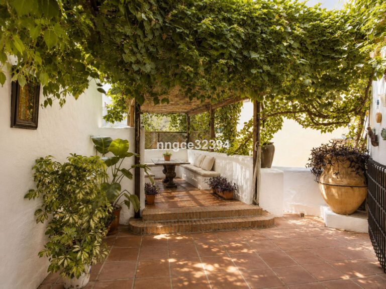 Charming 4 Bedroom Semi-Detached House For Sale in Benahavis Village