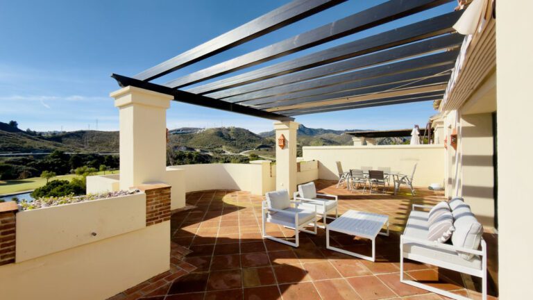 Luxury 3 Bedroom Duplex Penthouse For Sale in Capanes del Golf Benahavis