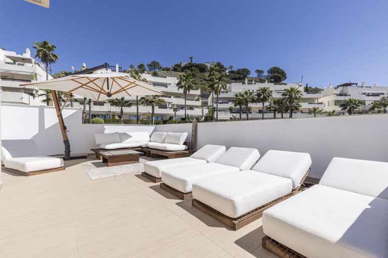 3 Bed Penthouse For Sale in La Reserva del Alcuzcuz Benahavis