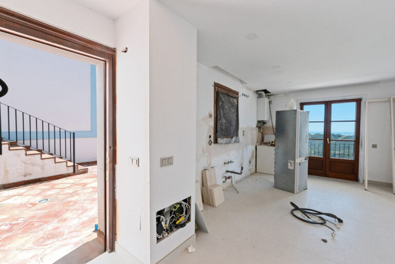 Renovated 4 Bedroom Townhouse For Sale in Monte Mayor Benahavis