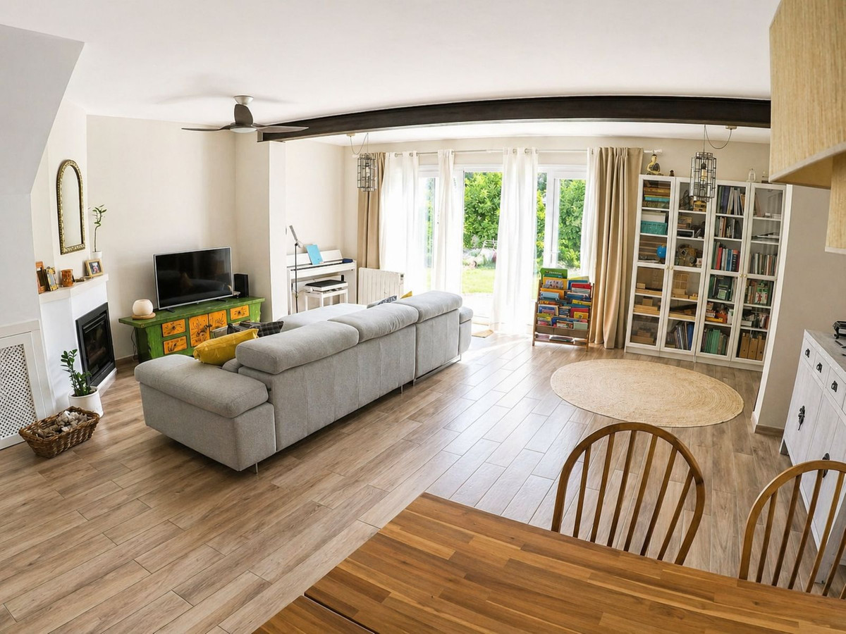 What Does €500,000 Buy in Benahavís vs London? 4 Renovated townhouse in Benahavís Village with private outdoor space
