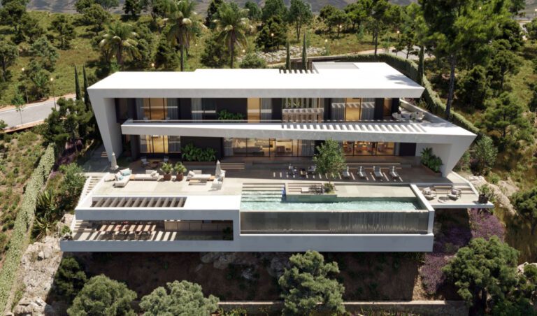 Contemporary 5 Bedroom Villa For Sale in Monte Mayor Benahavis