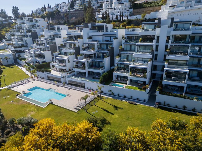 Elegant 2 Bedroom Apartment For Sale in Alborada Benahavis