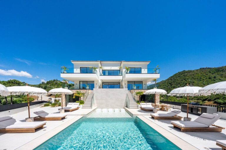Contemporary 8 Bedroom Villa For Sale in Monte Mayor Benahavis