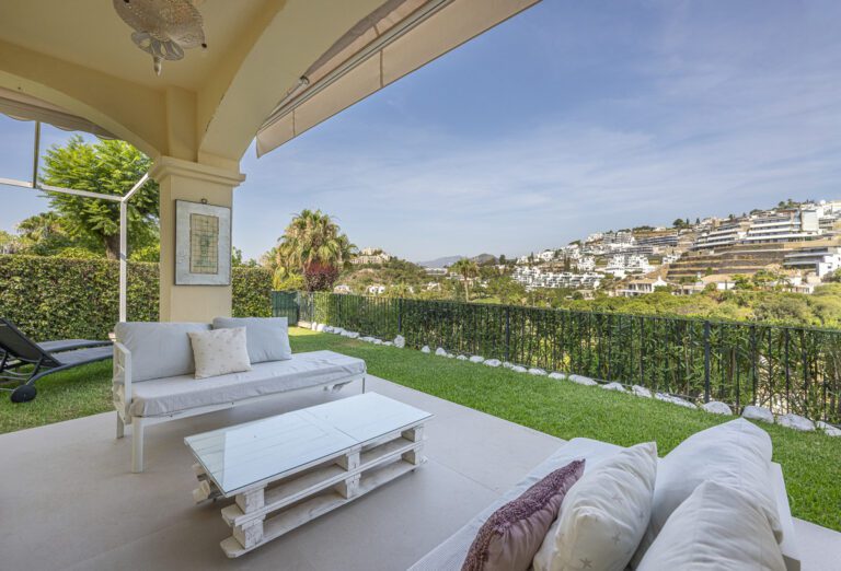 Renovated 3 Bedroom Apartment For Sale in La Quinta Benahavis