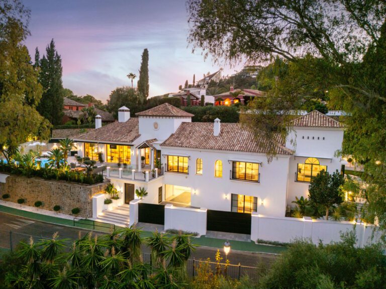 Renovated 5 Bedroom Villa For Sale in La Quinta Benahavis