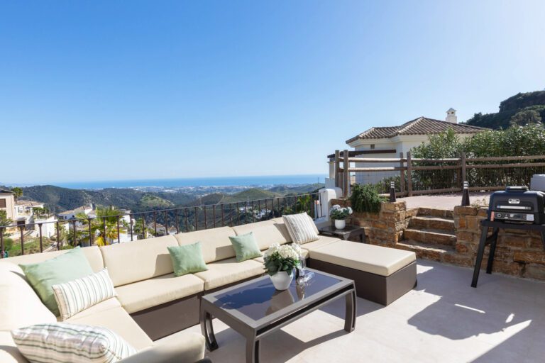 Renovated 4 Bedroom Villa For Sale in Benahavis Village