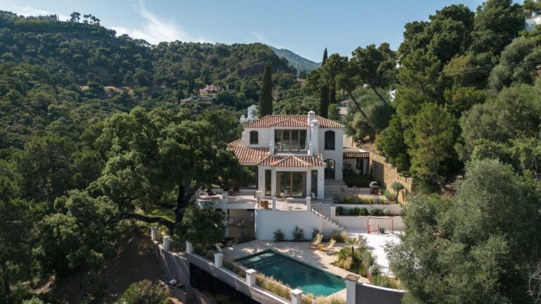 Renovated 4 Bed Villa For Sale in El Madronal Benahavis