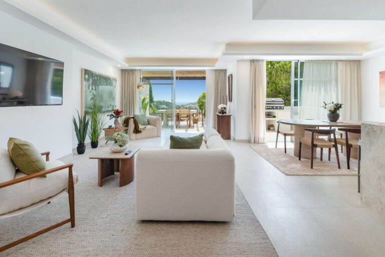 Exceptional 3 Bedroom Penthouse For Sale in La Quinta Benahavis