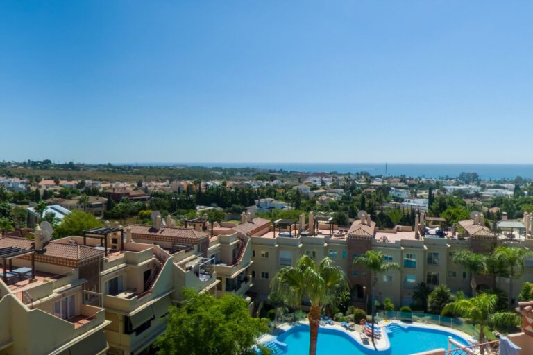 Refurbished 2 Bed Penthouse For Sale in Los Flamingos Benahavis