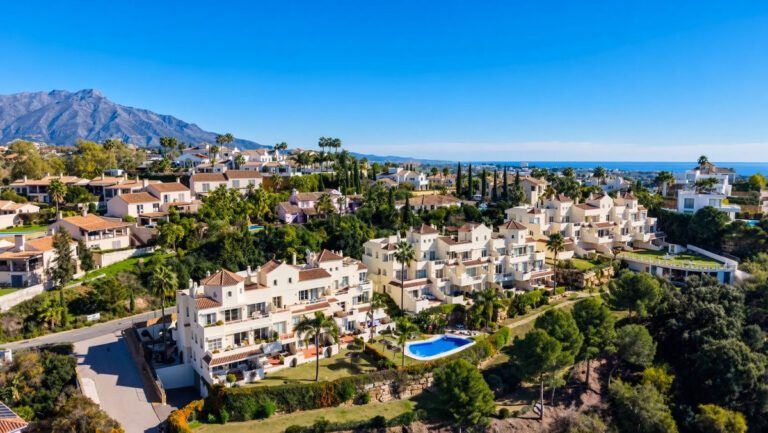 Sea-View 3 Bedroom Apartment For Sale in Los Almendros Benahavis