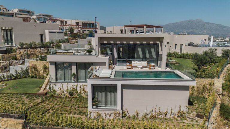 Luxury 3 Bedroom Villa For Sale in La Alqueria Benahavis