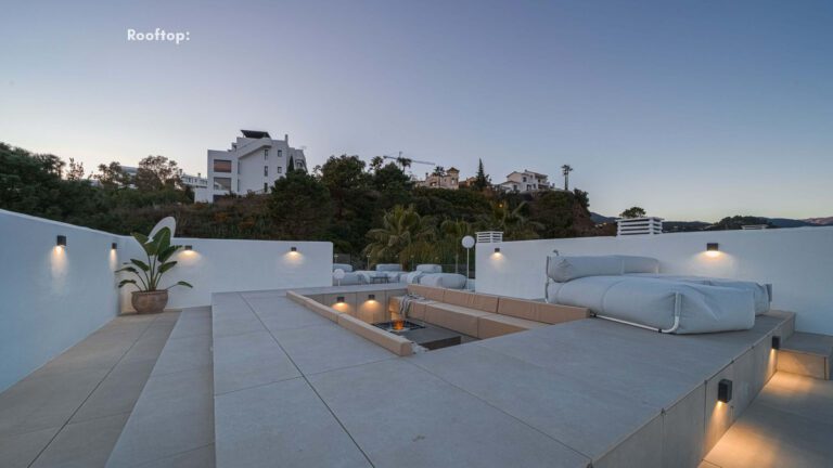 Renovated 2 Bed Penthouse For Sale in La Quinta Benahavis