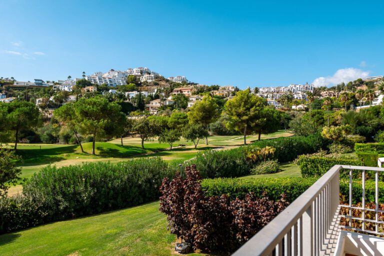 Prime 3 Bedroom Apartment For Sale in Los Arqueros Benahavis