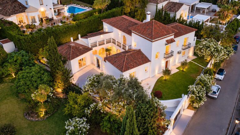 Renovated 5 Bedroom Villa For Sale in El Paraiso Alto Benahavis