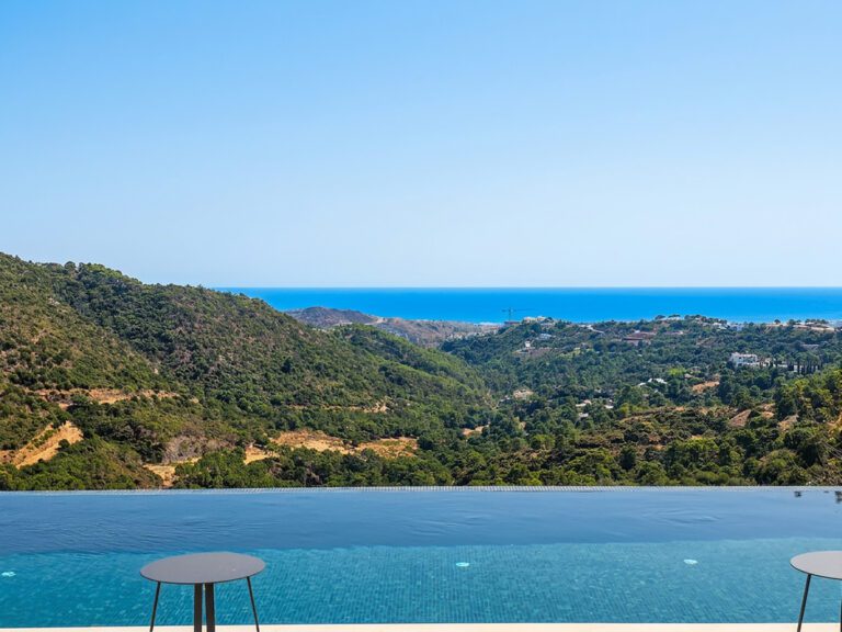 Renovated 5 Bedroom Villa For Sale in Monte Mayor Benahavis